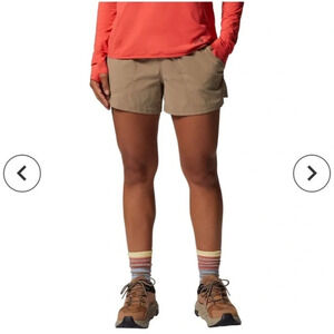 Size medium mountain hardwear active shorts for hiking , climbing etc​